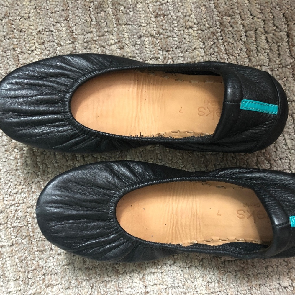 Like new black Tieks Ballet Flats - Size 7